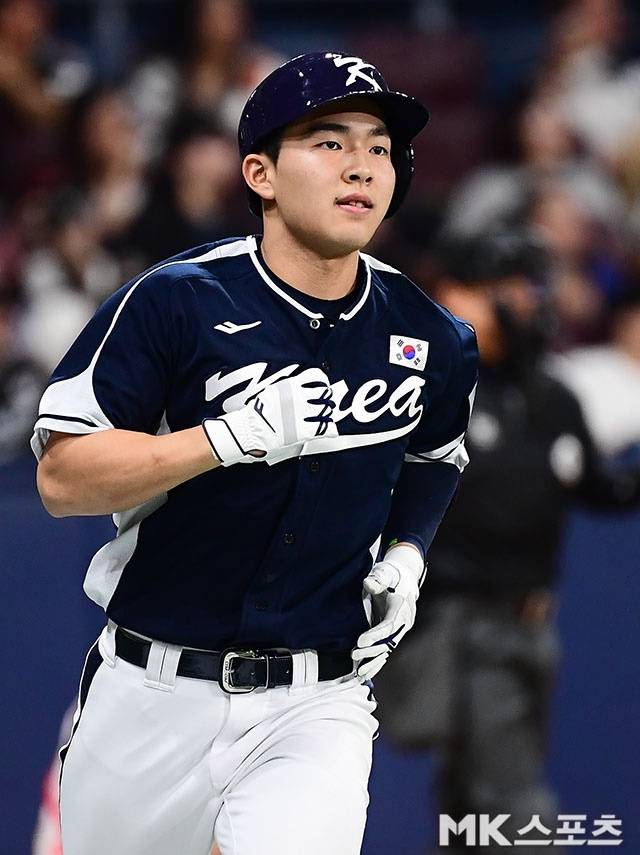 2024 프리미어12에서 태극마크를 달았던 김휘집. 사진=김영구 기자