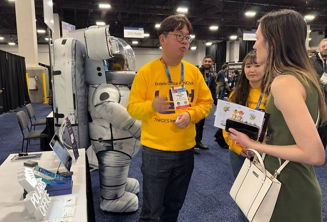 미국 CES 2025에서 자사 서비스를 소개하는 이해석 폴라리스오피스 사업본부장/사진=폴라리스오피스