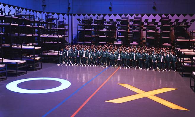 넷플릭스 시리즈 ‘오징어 게임’ 시즌2의 장면들.