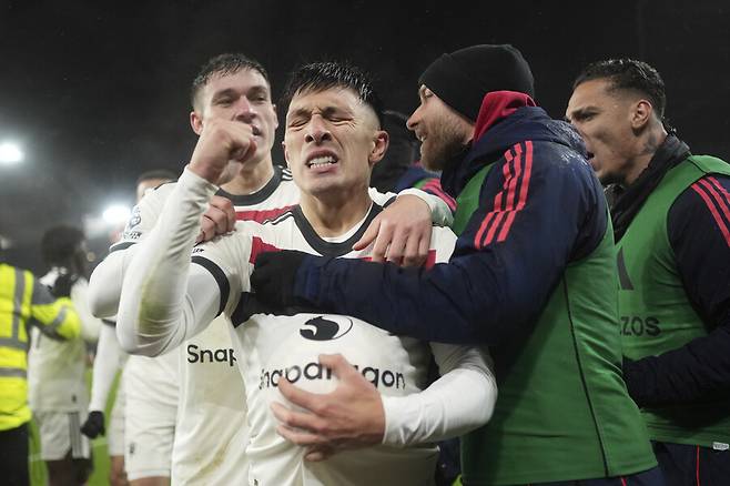 ▲ 리버풀과 맨체스터 유나이티드가 2-2 무승부를 기록했다. 모하메드 살라, 아마드 디알로 등이 골을 넣었다. ⓒ연합뉴스/REUTERS/AP