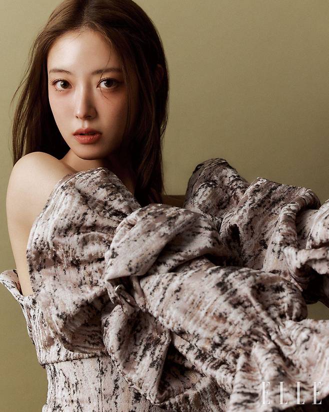 드레스는 Lee y. Lee y.