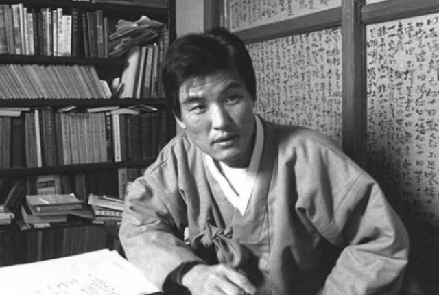 ▲ 젊은 시절 김지하 시인의 모습. 그는 일찌감치 생명사상을 중심으로 사회운동의 또다른 흐름을 만들었다.