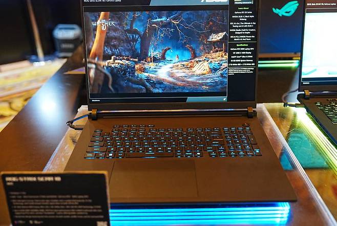 ROG 스트릭스 스카 18