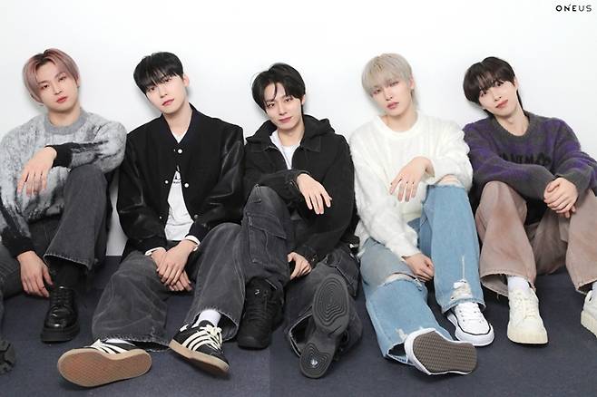 오늘(14일) 스페셜 앨범 '디어엠'으로 컴백한 그룹 원어스. 원어스 공식 페이스북