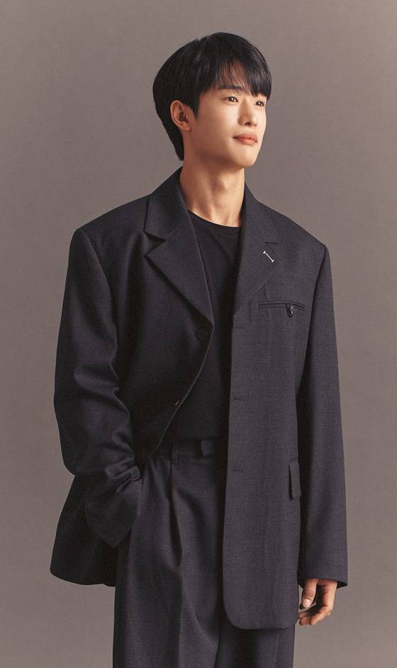 최우진, 위에화엔터테인먼트코리아 제공