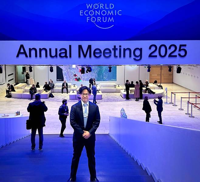 서범석 루닛 대표가 1월 20~24일(현지 시각) 스위스 다보스에서 열리는 '세계경제포럼(World Economic Forum)'에 글로벌 의료AI 기업 최초로 3년 연속 참석한다. 서범석 대표는 이번 포럼에서 글로벌 의료·제약업계 리더들과 전략적 협업을 논의하며 루닛의 미래 성장 전략을 구체화할 예정이다./루닛