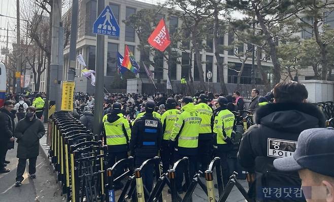 22일 헌법재판소 앞 윤석열 대통령 탄핵 찬성 시위 모습. /사진=이민형 기자