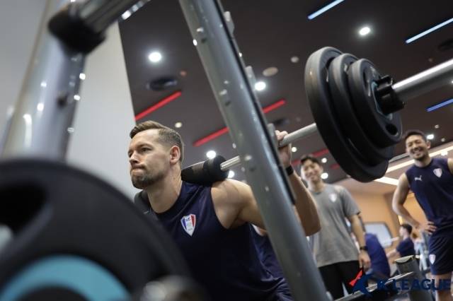 일류첸코./프로축구연맹