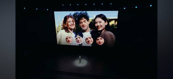 갤럭시S25의 AI가 모션 사진의 각 프레임을 분석해 모든 사람에게 어울리는 모습을 식별해 추천한다. 삼성전자 홈페이지 언팩 현장 중계 사진 캡처