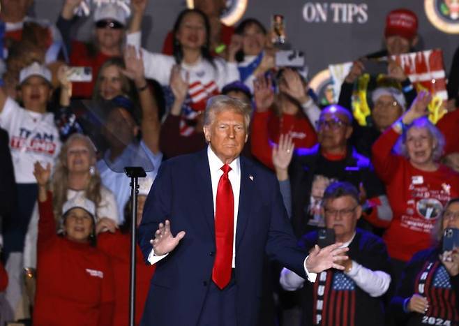 트럼프 대통령이 3선에 대한 욕망을 드러냈다. EPA연합뉴스