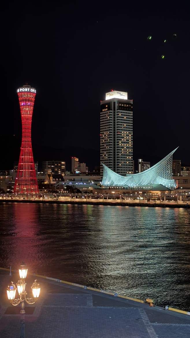 0e99f37ec48a1af423e9f3e24e9c70650a31c9ac054e31b5b96a2f41ecfcec04979131e9541ba9f7636d0804ea535e1cab59fbb816