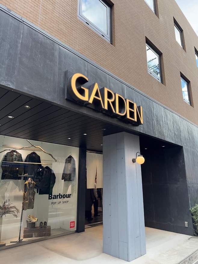 0e9bf605b7846080239b86ec409c70689e92a990331d88e2de9abdcc7196a1cfa67bebc1b690ae115d2e9eb87f4b0ee56a9d87b44b