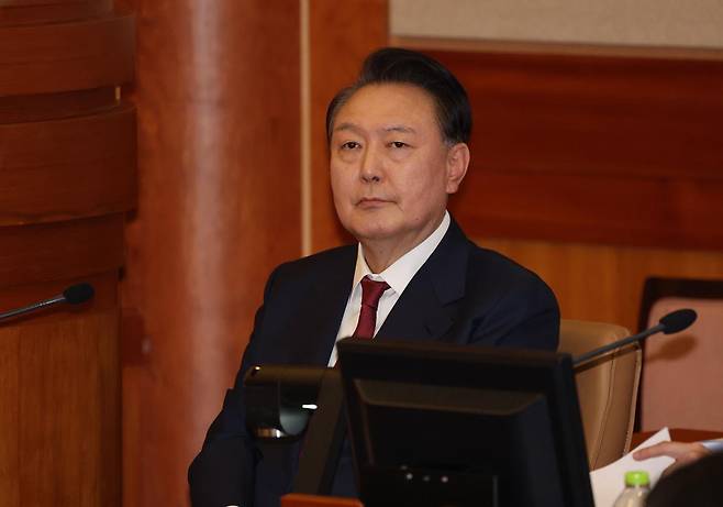 윤석열 대통령이 23일 오후 서울 종로구 헌법재판소 대심판정에서 열린 탄핵심판 4차 변론기일에 출석해 있다. 2025.01.23. 사진공동취재단