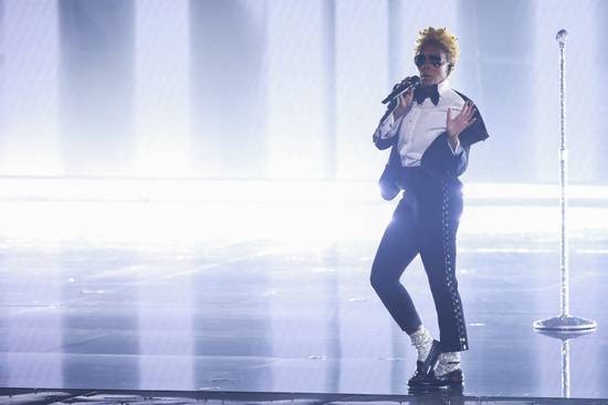 2일(현지시각)팝 가수 자넬 모네가 로스앤젤레스에서 열린 제67회 그래미 어워드에서 퀸시 존스에게 헌정하는 공연을 펼쳤다. /사진=로이터