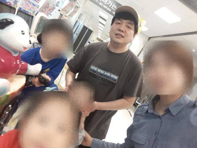 고인이 생전 가족과 함께 시간을 보내는 모습. 유족 제공