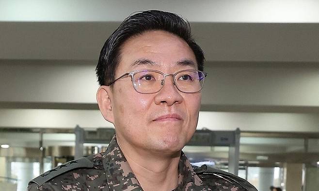 이진우 육군수도방위사령관이 지난 1월 14일 서울 여의도 국회에서 열린 \'윤석열 정부의 비상계엄 선포를 통한 내란 혐의 진상규명 국정조사 특별위원회\'에 출석하기 위해 국회에 도착하고 있다. 연합뉴스