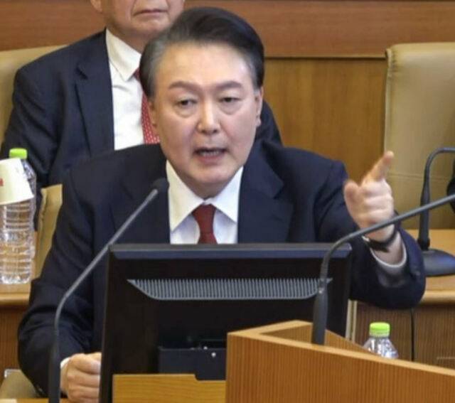 지난 6일 헌법재판소의 윤석열 대통령 탄핵심판 6차 변론에 출석한 윤석열 대통령. 연합뉴스