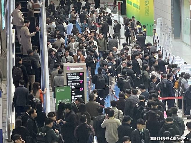 지난해 3월 6일 서울 강남 코엑스 '인터배터리 2024'에 방문객들이 붐비고 있다. 사진=권준호 기자