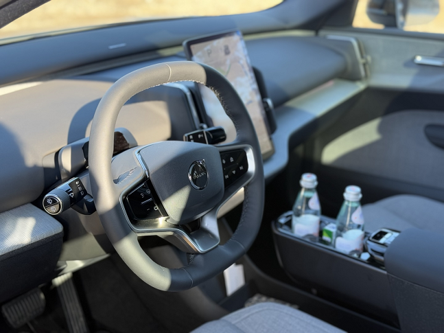 볼보 EX30 운전석./사진=백유진 기자 byj@