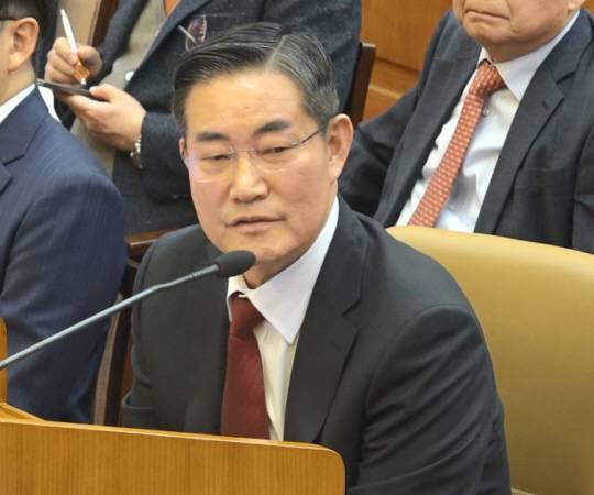 신원식 국가안보실장이 11일 서울 종로구 헌법재판소에서 열린 윤석열 대통령 탄핵심판 7차 변론에 증인으로 출석해 답변하고 있다. 한법제판소 제공