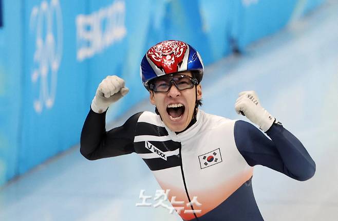 2022 베이징동계올림픽 쇼트트랙 남자 1500m에서 금메달을 획득한 황대헌이 기뻐하는 모습. 베이징(중국)=박종민 기자