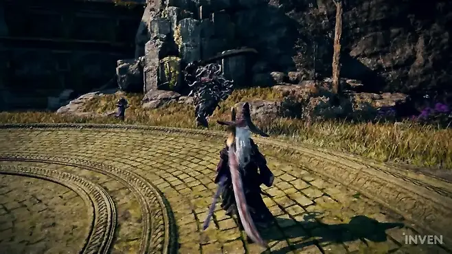 ▲ 마력, 화염, 벼락, 신성 3개의 속성흔을 조합하면 스킬로 강력한 '혼성 마법'을 발동시킬 수 있다