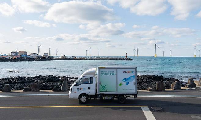 쿠팡이 제주 지역에서 신선식품 새벽배송 서비스인 로켓프레시 운영을 시작했다. 와우회원들은 주문 금액 1만5000원만 넘으면 추가 비용 지출 없이 무료로 배송받을 수 있다. /사진=쿠팡