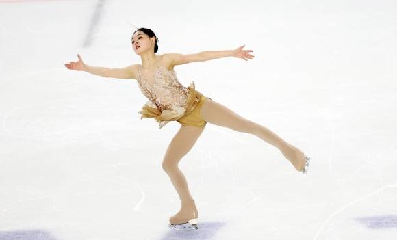 명품 연기 선보이는 김채연 - 피겨 김채연이 13일 중국 헤이룽장성 하얼빈 빙상훈련센터 다목적홀에서 열린 하얼빈 동계아시안게임 피겨 여자 싱글 프리스케이팅에서 연기를 펼치고 있다. 2025.2.13 뉴스1