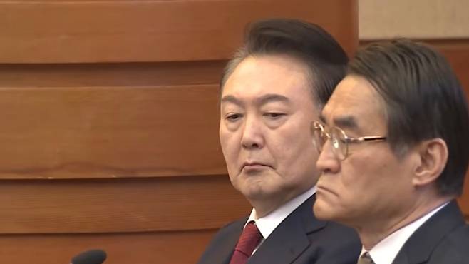 13일 열린 탄핵심판 8차 변론 과정에 출석한 윤석열 대통령. (SBS 캡처)