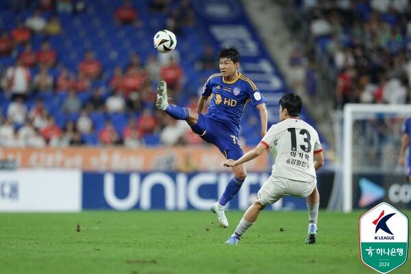 울산 시절 측면 수비수로 뛰던 윤일록. ⓒ프로축구연맹