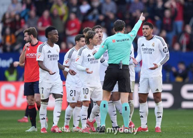 오사수나와의 경기에서 퇴장을 당한 주드 벨링엄./게티이미지코리아