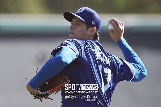 ▲ 다저스는 오타니의 로테이션 복귀를 5월로 보고 있다. 오타니는 스프링트레이닝에서 계속 불펜 피칭을 하며 투구 수와 투구 강도를 높인 뒤 라이브피칭 단계까지 소화하고 일본 도쿄시리즈로 넘어갈 전망이다.