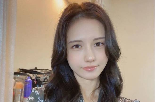 지난해 매독 양성 판정을 받은 사실을 SNS에서 고백한 일본 유명 AV 배우 무토 아야카. /사진=무토 인스타그램