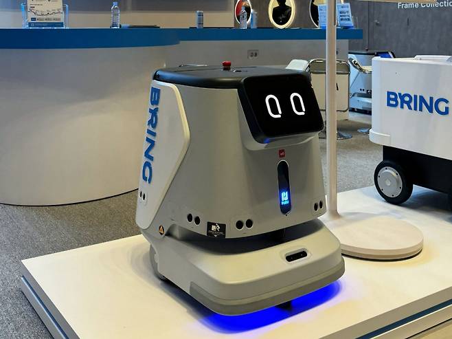 상업용 청소로봇 '클리버' /사진=브이디컴퍼니 제공