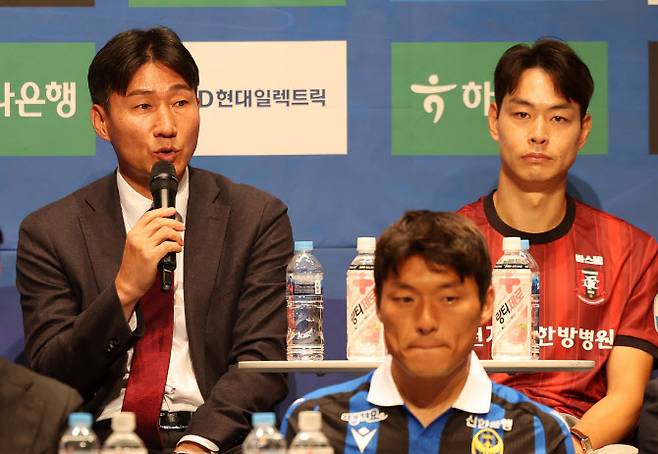19일 서울 마포구 누리꿈스퀘어에서 열린 K리그2 2025 개막 미디어데이에서 부천FC1995 이영민 감독이 각오를 밝히고 있다 사진=뉴시스