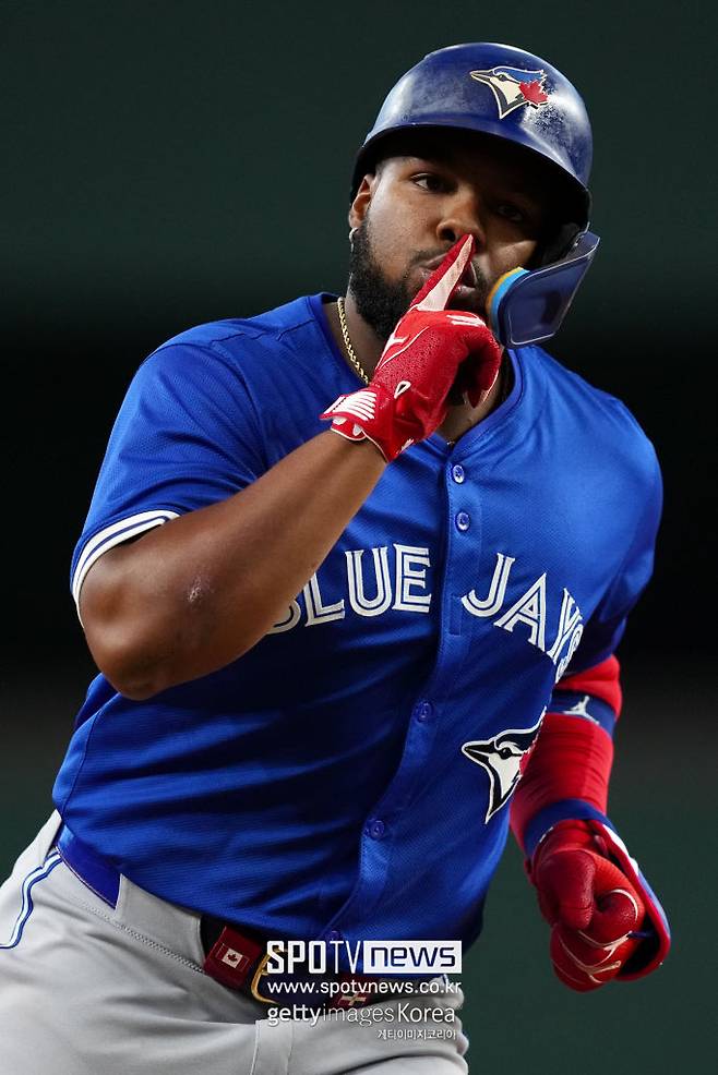 ▲ 토론토의 대형 연장 계약 제안을 거부하고 FA 시장에 나갈 뜻을 밝힌 블라디미르 게레로 주니어