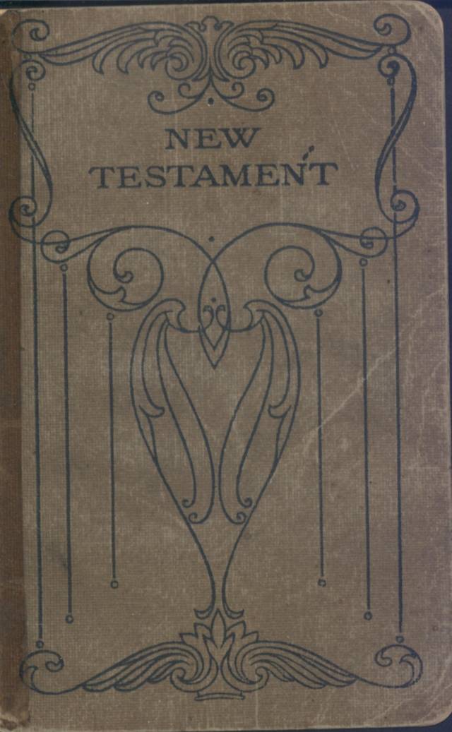 연세대 내 윤동주기념관에 전시된 시인 윤동주의 영문 신약성경. 윤동주기념관 제공