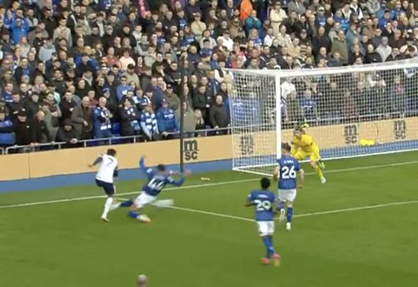 23일 입스위치전 선제골 어시스트 장면. 중계화면