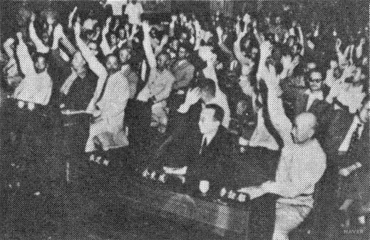 1952년 7월 4일의 표결 장면. 부산정치파동으로 시작된 이승만 장기집권의 서막이 저렇게 열렸다.자료사진