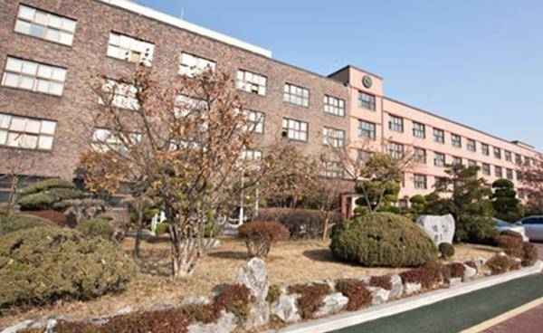 4f8aeb6e-6b9b-4ced-8a7f-a0ad5e6e4e6d_600