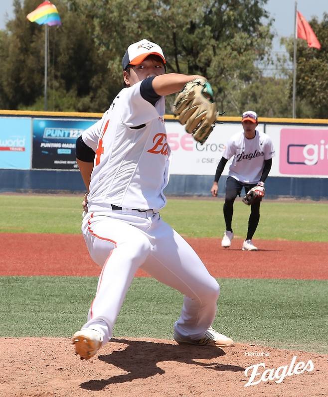 한화 신인 투수 권민규가 호주 멜버른 스프링캠프에서 라이브 피칭을 하고 있다. 사진 | 한화 이글스