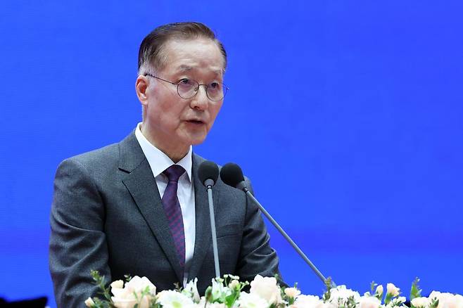 김인권 서울예스병원 원장은 26일 서울 관악구 서울대 제79회 학위수여식 축사에서 “여러분으로 인해 주위가 화평케 되는 피스메이커(peace maker)가 되도록 애쓰십시오”라고 말했다. 뉴스1