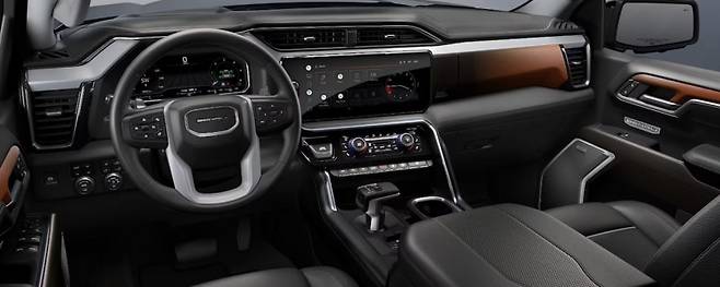 GMC 시에라 드날리 인테리어 사진=한국지엠