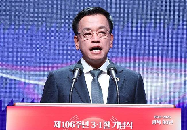 최상목 대통령 권한대행 부총리 겸 기획재정부 장관이 1일 서울 중구 숭의여자대학교에서 제106주년 3ㆍ1절 기념사를 하고 있다. 대통령실 사진기자단