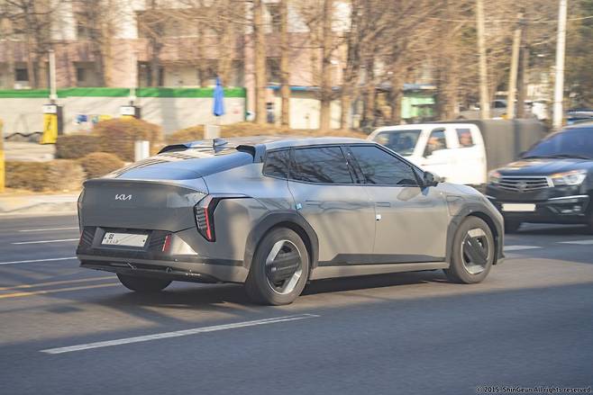 기아 'EV4' (출처 : 오토스파이넷)