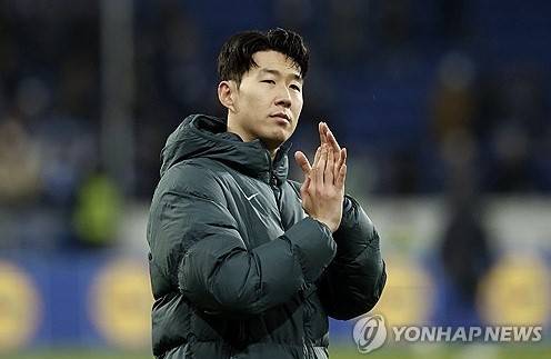 독일 매체가 손흥민의 바이에른 뮌헨 이적 가능성을 다뤘다. 독일 매체 TZ는 뮌헨이 새로운 스타를 좇고 있다며 토트넘에서 뛰는 손흥민이 그 대상임을 알렸다. 특히 손흥민은 과거 토트넘에서 호흡을 맞췄던 뮌헨 스트라이커 해리 케인과 프리미어리그에서 47골을 합작하는 등 텔레파시가 통하는 사이라는 엄청난 장점이 있다. 연합뉴스