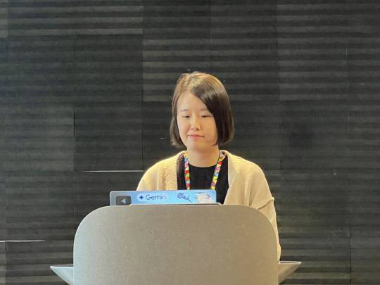 6일 조혜민 구글 워크스페이스 커스터머 엔지니어링 코리아 리드가 서울 강남구 구글코리아 사무실에서 노트북LM 플러스 기능과 활용 사례를 소개하고 있다. 유진아 기자