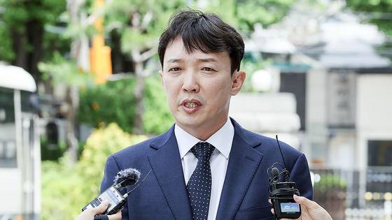 지난해 5월 탄핵심판 변론기일 출석을 위해 헌법재판소에 들어서는 이정섭 대전고검 검사. 연합뉴스