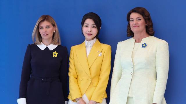 ▲ 2023년 7월 12일 김건희 전 코바나 대표가 리투아니아 수도 빌뉴스의 '우크라이나 센터'를 방문해 우크라이나 영부인 올레나 젤렌스카 여사와 만났다. ⓒ연합뉴스