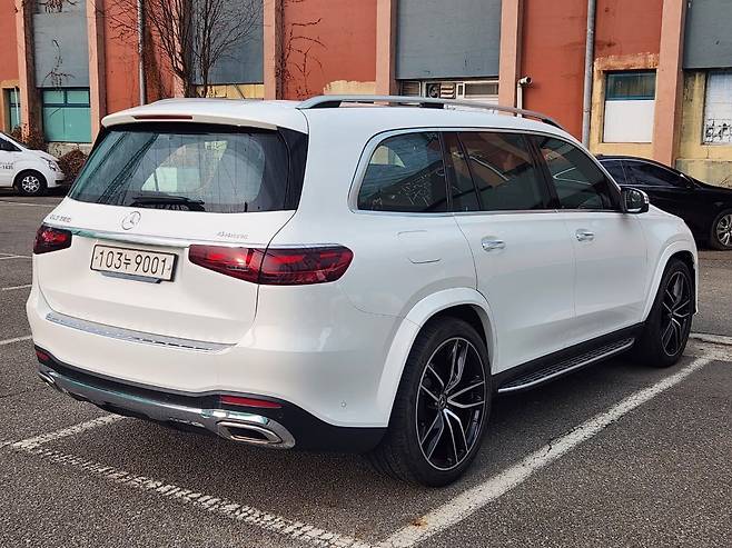 메르세데스-벤츠 GLS 580 4MATIC의 후측면부/진상훈 기자